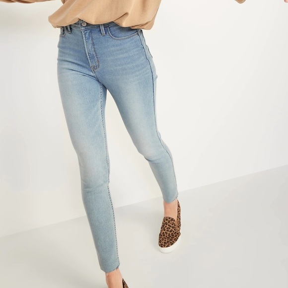 🛍️rockstar mid rise shredded hem skinny Jean mid rise 6 old navy denim - Picture 3 of 6